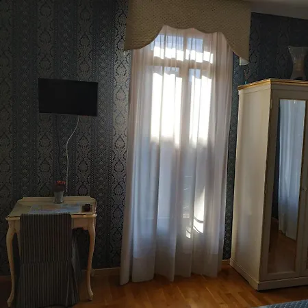 Residenza Nobile - Locazione Turistica בית הארחה 2*