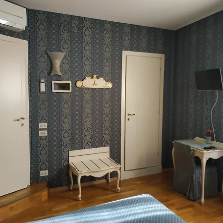 Residenza Nobile - Locazione Turistica בית הארחה 2*