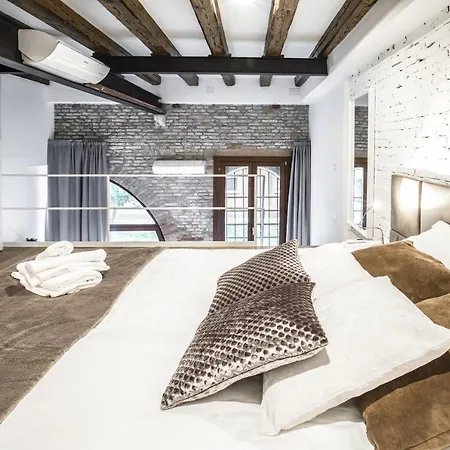 Industrial Loft R&r * Венеция