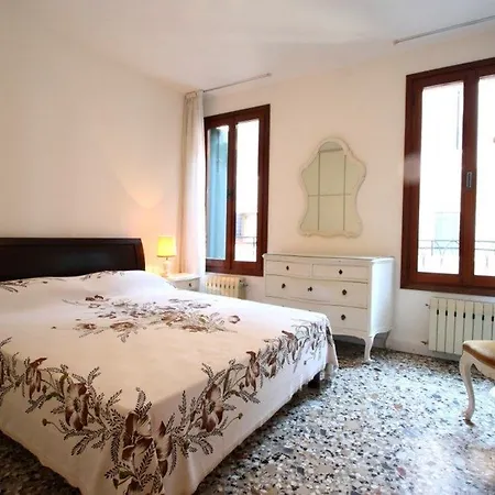 Grifone Apartment *