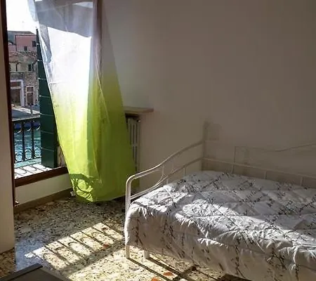 My Friends Canal View Bed & Breakfast Venezia