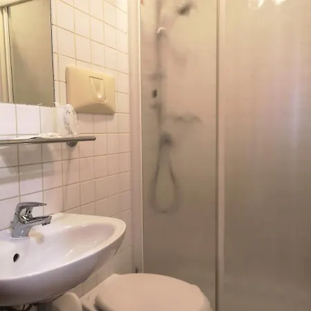 Rossi Otel *