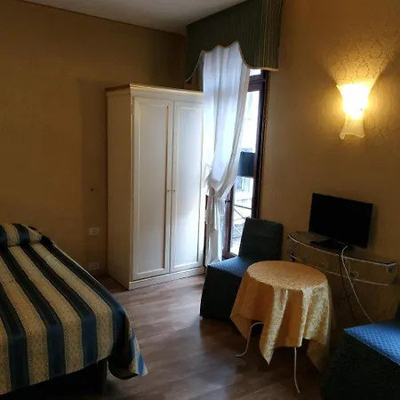 Residenza Nobile - Locazione Turistica בית הארחה