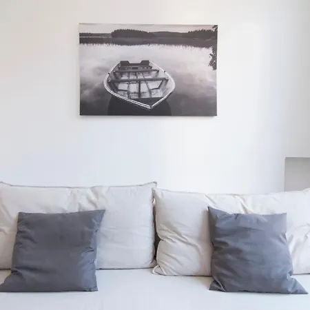 Apartment S & L House *