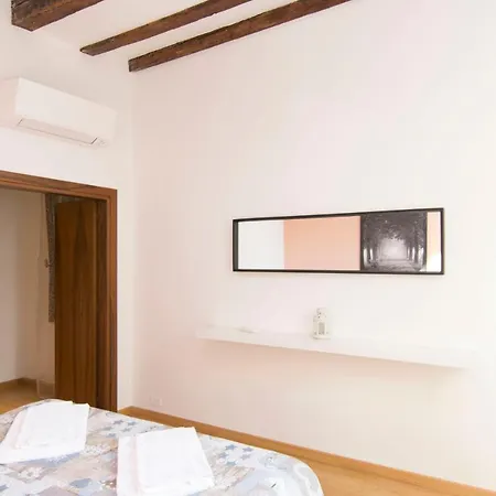 S & L House Apartment