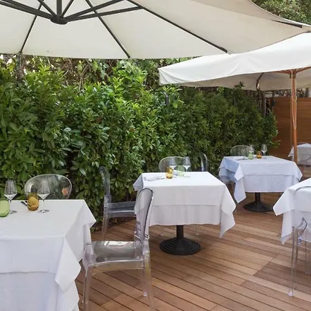 Axel - Adults Only Venise