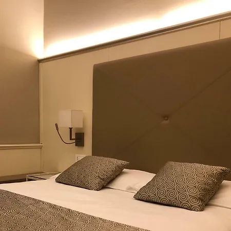 桑丽欧旅游酒店 2*