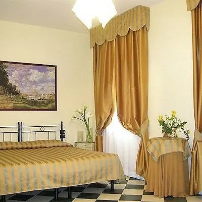 Agli Artisti 3*