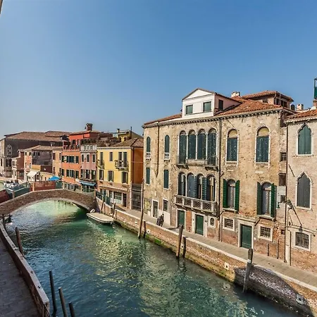 Ca' Degli Armeni Canal View Venice