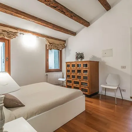 Ca' Malvasia Terrace Apartment *