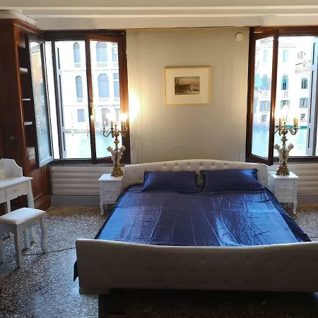 Querini Palace Accademia Gran Canal Historic * Venedig