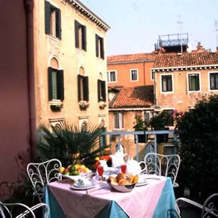 Carlton Capri Hotel Venezia