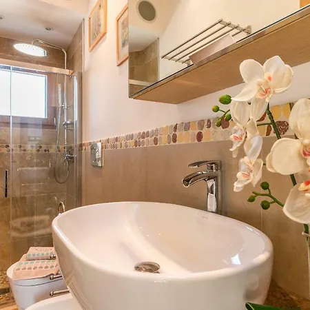 아파트 Sunny Nest Canal View In Chic Movida 베니스