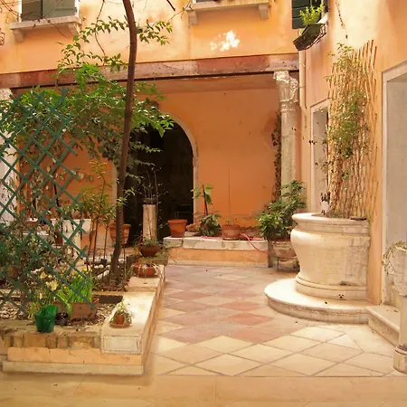 Maison De Charme Balbi 3* البندقية