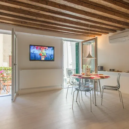 Apartment Ve.n.i.ce. Cera Casa Del Giglio *