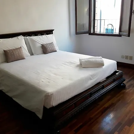 Ve.n.i.ce Cera Casa Dolce Apartment *