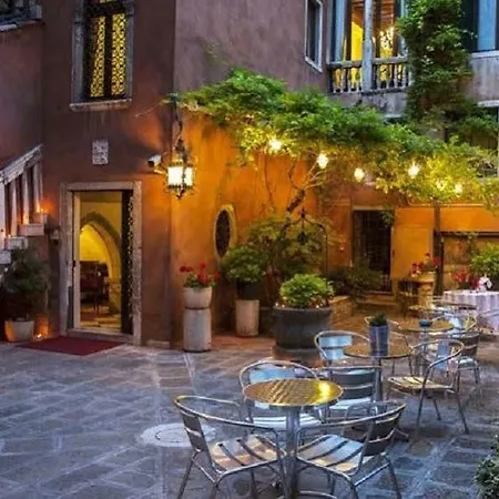 San Moise Hotel