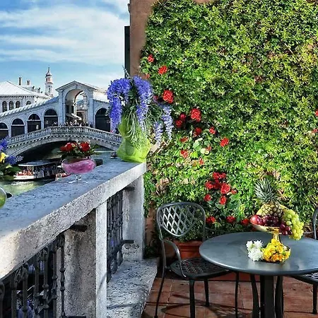 Rialto Hotel 4*