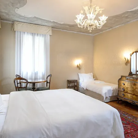 Hotel Flora 3*