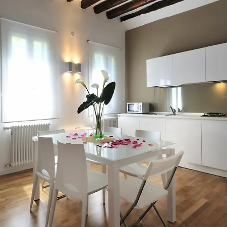Colleoni Holidays Apartment *
