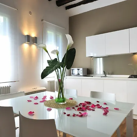 Colleoni Holidays Apartment Venice