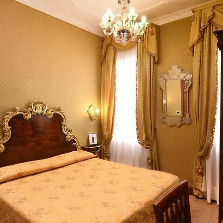 Hotel San Moise