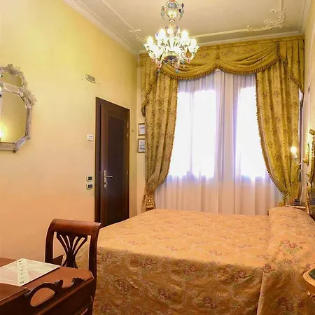Hotel San Moise
