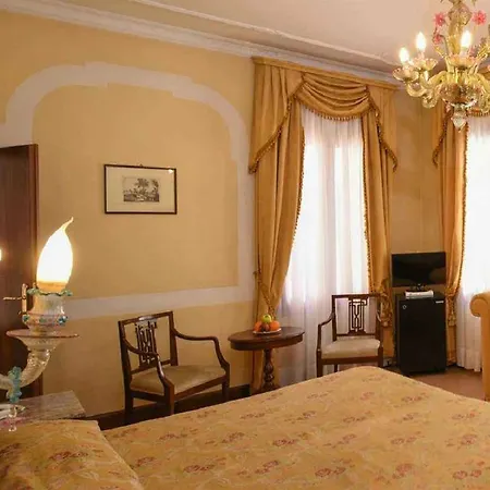 Hotel San Moise