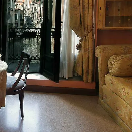 Hotel San Moise