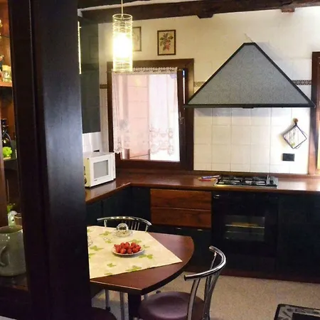 Relaxing Venetian Flat Венеция
