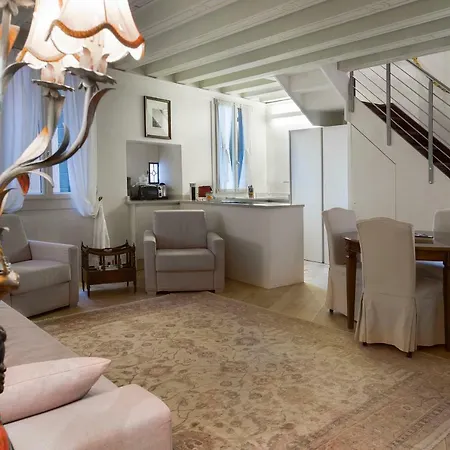 Luxury And Romantic Secret Escape In Venice! Apartment Venice
