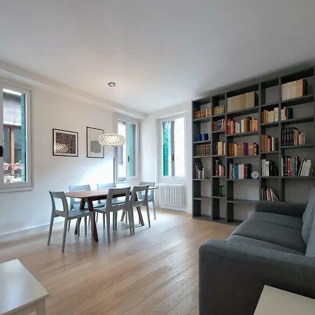 Calle Modena Apartment