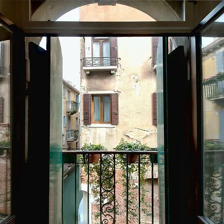 Calle Modena Apartment Venice