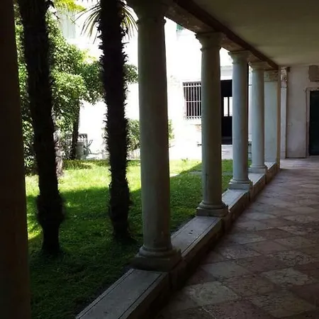 Apartment In A Lovely Garden Biennale Flat Venice