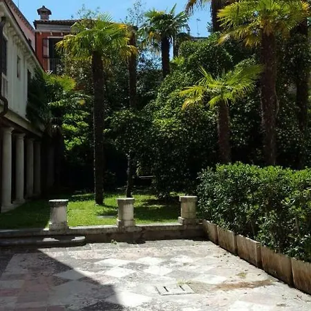 Apartment In A Lovely Garden Biennale Flat Venice