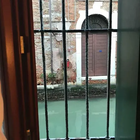 Apartment In A Lovely Garden Biennale Flat