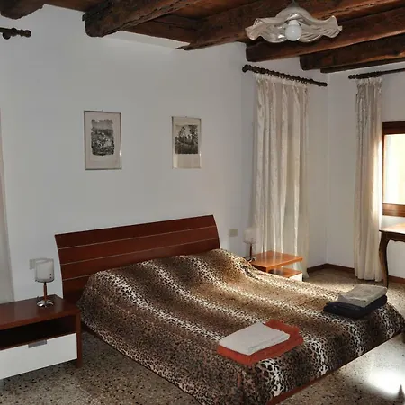 Ca'giustinian Apartment Venice