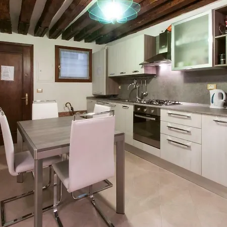 Ca'giustinian Apartment