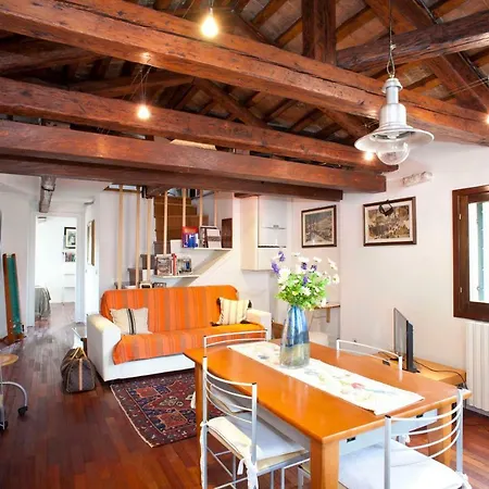 Di Franco Super Attico Apartment