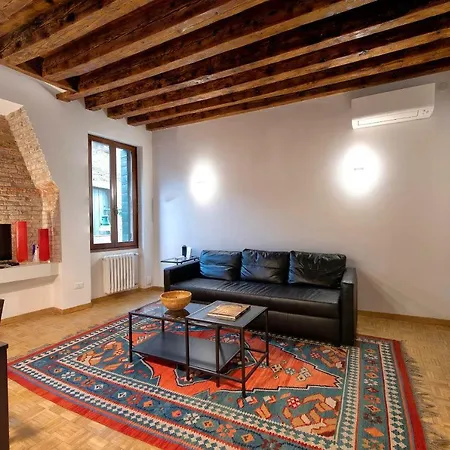Calle Modena Apartment