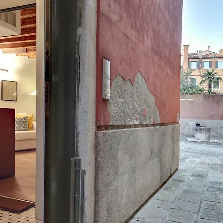 Modern In Gf Apartment Venice