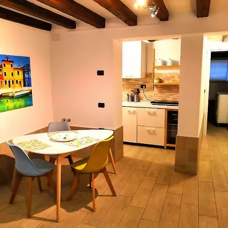 Alcova Apartmán *