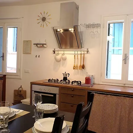 Al Piano - Away From Appartement