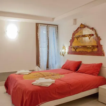 Ca' Priuli 1 Apartment *