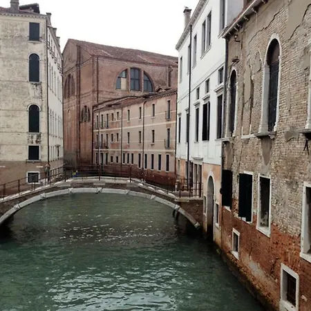 Apartment La Gondola - Beautiful Canal View