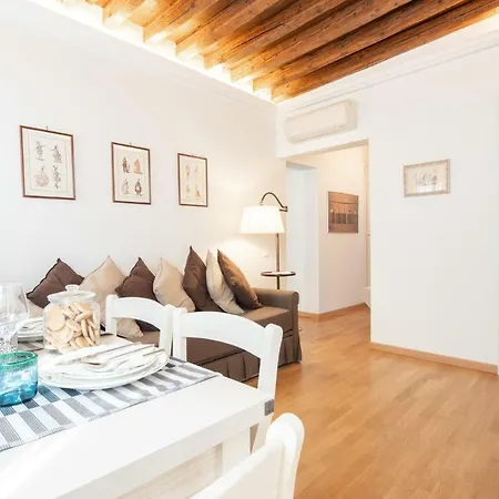 Apartment Casa Claudia Ai Frari