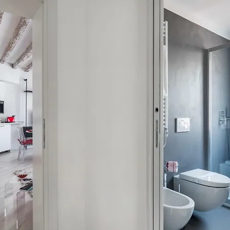 Apartament Heaven Biennale, The Elegant *