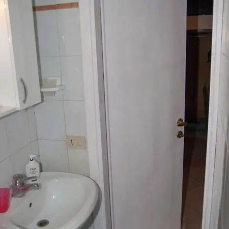 A Couple Of Steps From Rialto Apartment *