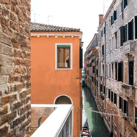 San Zaccaria Apartment *