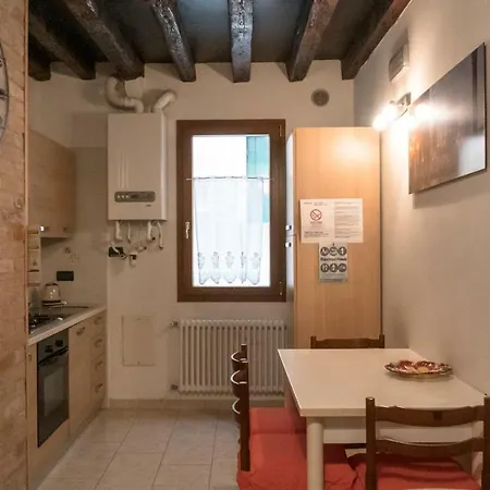 Apartment La Gondola - Beautiful Canal View